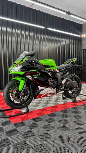 kawasaki ninja zx-6r 636 2021 em impecável estado de conservação