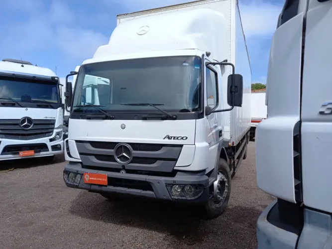 Mercedes-Benz Atego 1419/48 2021/2021 Vamos Seminovos Regente Feijó