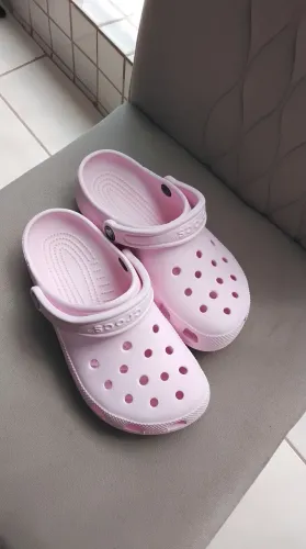 Crocs Rosa Original semi-novo em perfeito estado.