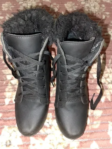 Bota preta salto número 34