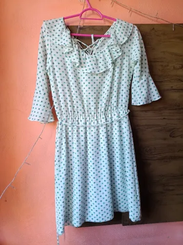 Vestidos tamanhos M bazar Femenina