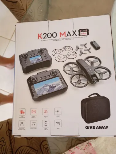 Drone K200 Max com tela grande e controle remoto dobrável