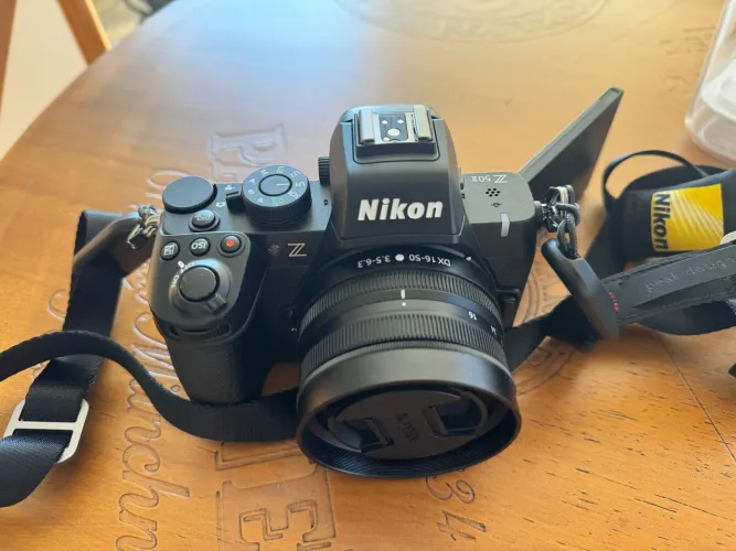 Nikon Z50ii (2200 clicks!) + 2 baterias originais Nikon