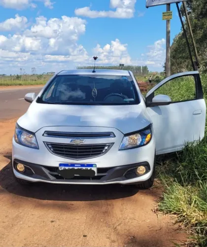 Chevrolet Onix Hatch LT 1.4 8V Flex Power Mec. 4P 2015