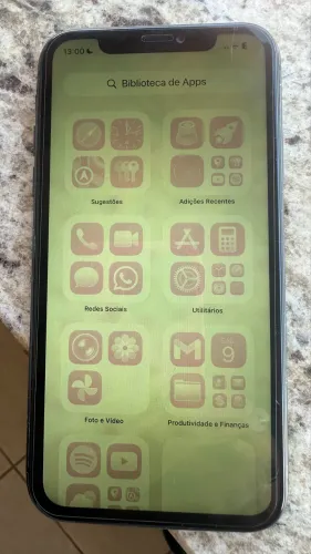 Vendo iPhone 11 64g ICloud ok Aceito oferta 