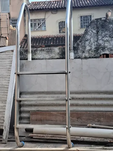 Escada para piscina
