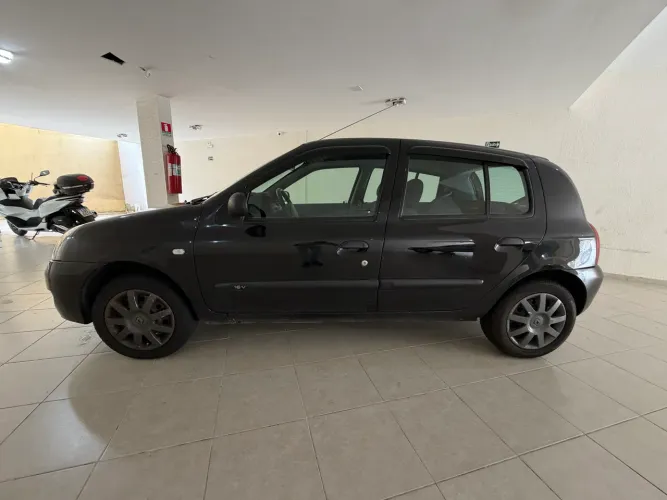 Renault Clio Hi-flex 1.0 16V 5P 2011