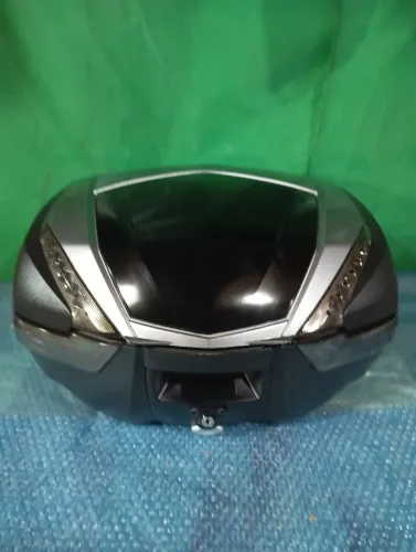Baú GIVI modelo v47 