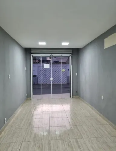 Alugo uma loja próximo a Estrada do Magarça, Academia elite, pontual distribuidora