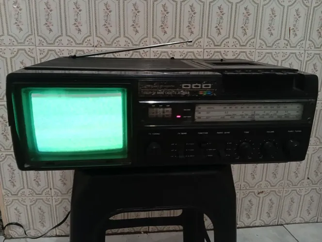 Rádio tv e toca fitas Orion anos 80 funcionando 