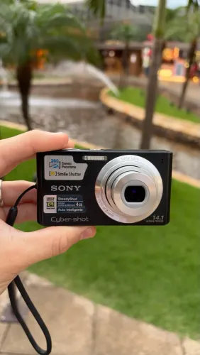 CÂMERA DIGITAL SONY CYBER-SHOT DSC-W610 PRETA EM PERFEITO ESTADO DE CONSERVAÇÃO