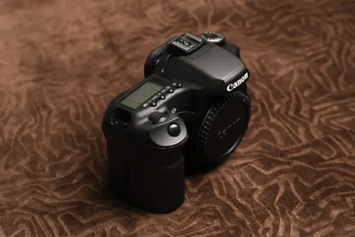 Câmera Canon 40D extremamente nova A câmera possui 20 mil disparos, muitíssimo nova e con