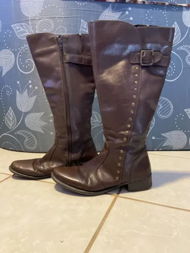 Bota feminina de couro legítimo marrom. Tam. 36