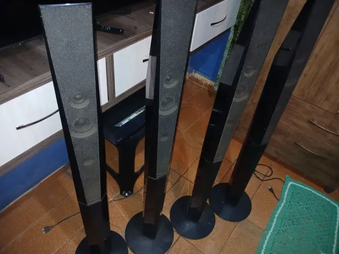 Home theater sony Blu-ray com 4 caixas.