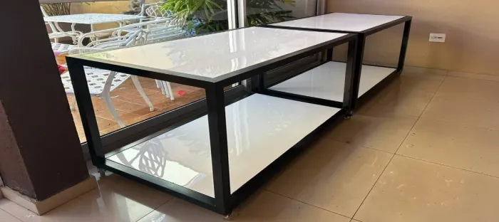 Par de Mesas Aparador Estilo Industrial em Metalon 40x40 e Cerâmica 1,28m x 0,70m