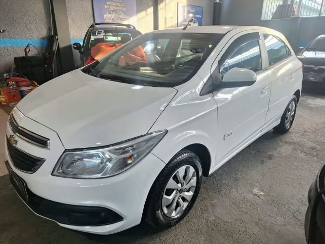 Chevrolet Onix Hatch LT 1.0 8V Flex Power Mec. 4P 2013