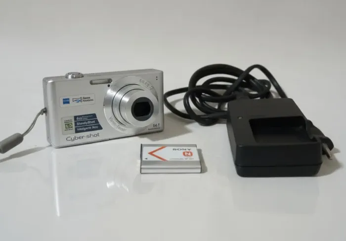 Câmera Digital Sony - Cartão de memória - Carregador - Bateria original