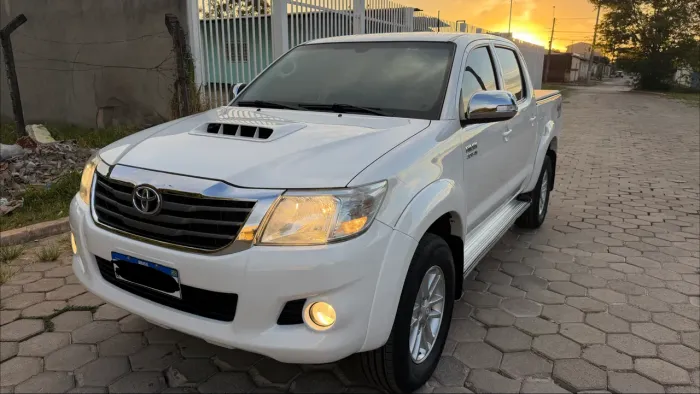 Toyota Hilux CD SRV D4-d 4X4 3.0 TDI Diesel AUT 2015