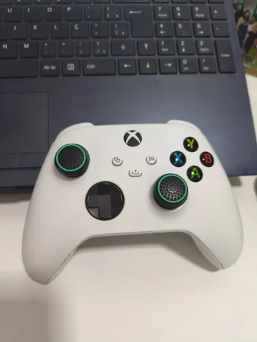 Controle Xbox One / Series S + Recarregador Portátil ? R$ 250