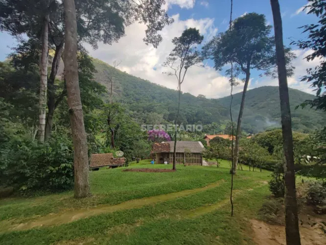 Terreno à venda, 5730 m² por R$ 960.000 - Itaipava - Petrópolis/RJ