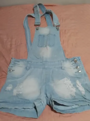 Roupas usadas em bom estado de conservação