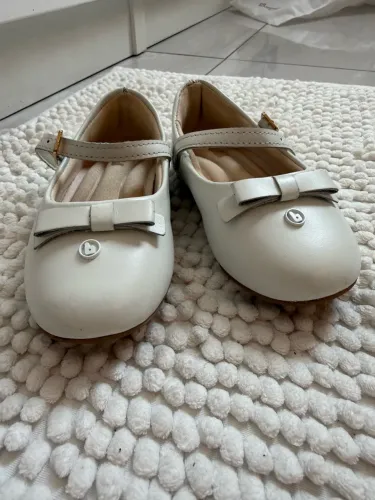VENDO SAPATO COURO INFANTIL N 21 BRANCO BIBI