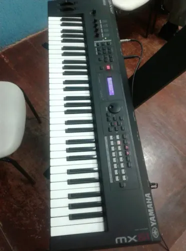 YAMAHA MX61