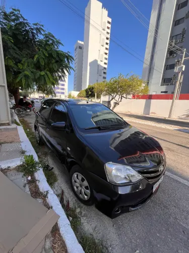 Toyota Etios X 1.3 Flex 16V 5P Mec. 2015