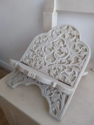 Porta Bíblia em Resina
