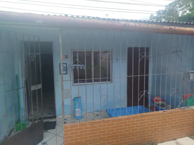 Vende-se ótima casa no bairro mangueirão colado com o conjunto Jaderlândia.