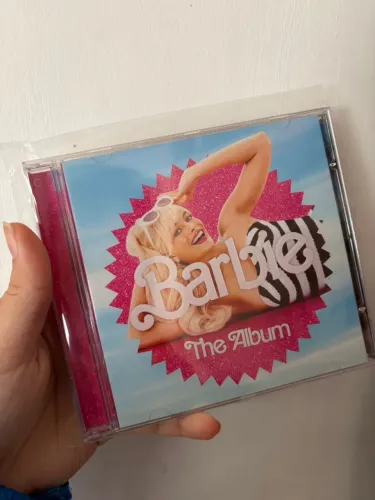 ?  Álbum: Barbie the album