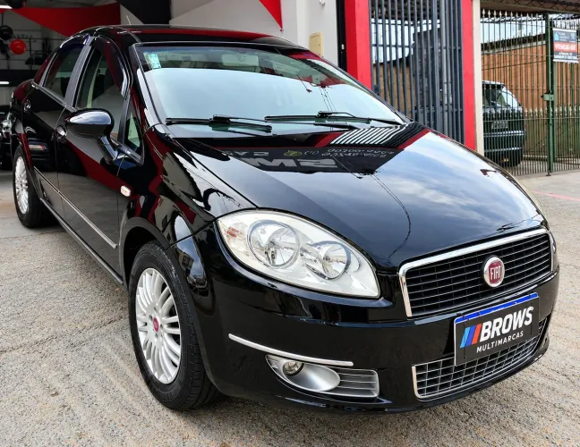 Fiat Linea Essence 1.8 Flex 16V 4P 2013