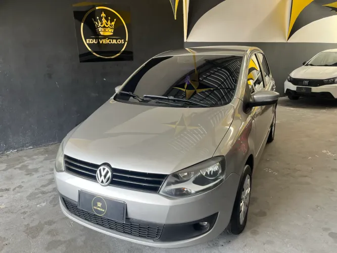 Volkswagen Fox 1.0 MI Total Flex 8V 5P 2013