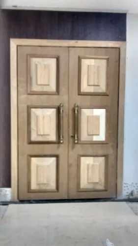 Marceneiro de instalação de portas