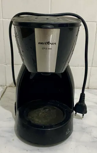 Cafeteira Elétrica Britânia CP15 Inox - 15 Xícaras (Preta/Inox)