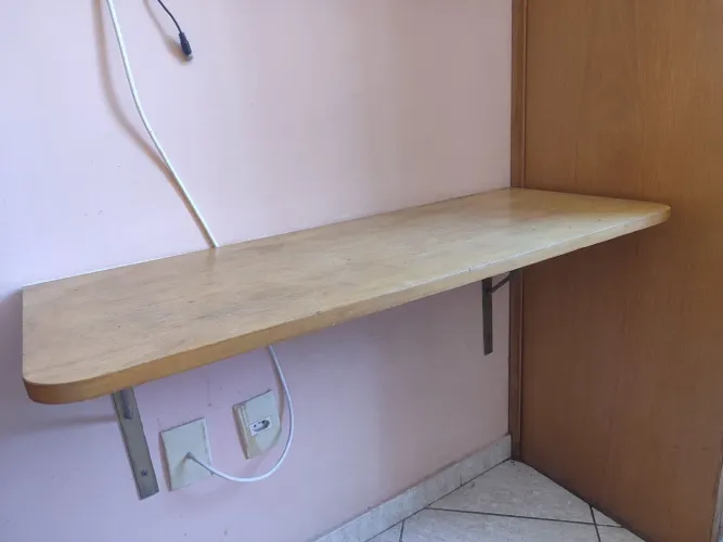 Bancada | Mesa de apoio de madeira maciça