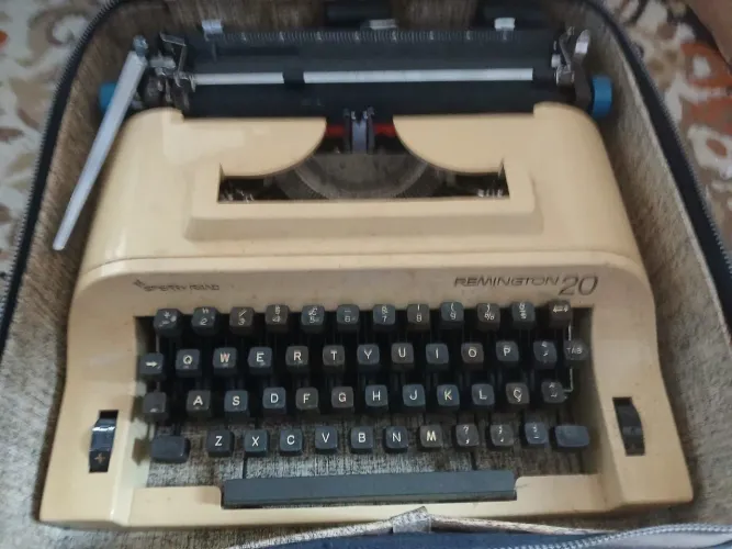 Máquina de escrever Remington 20