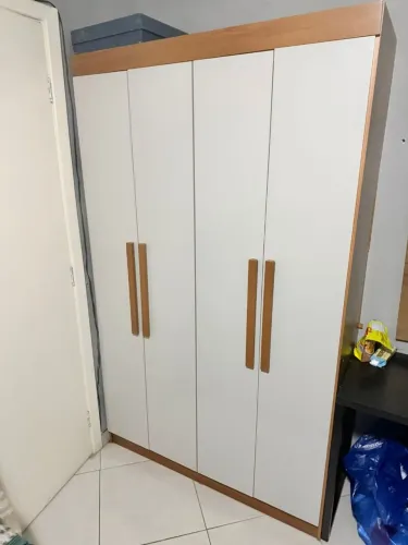 Guarda Roupa MDF 4 Portas (Semi Novo)