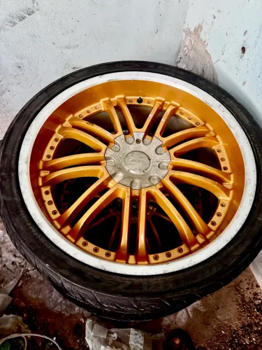 Aro 22 com pneus semi novos