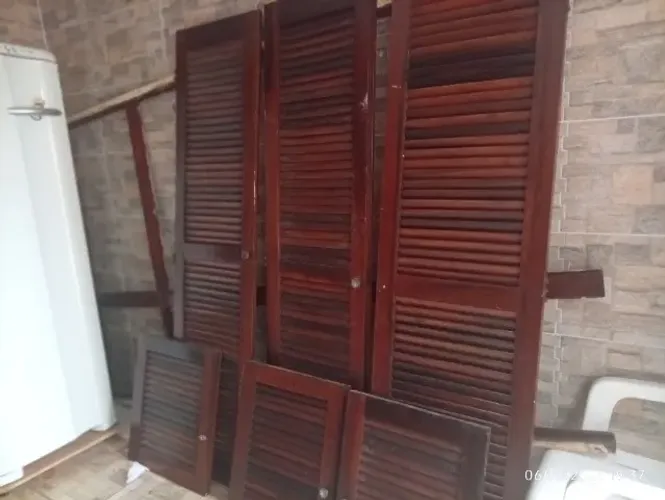 Portas de madeira maciça