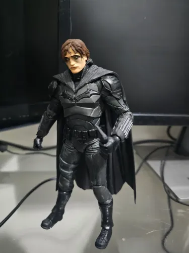 Batman (Unmasked - Robert Pattinson) McFarlane Toys
