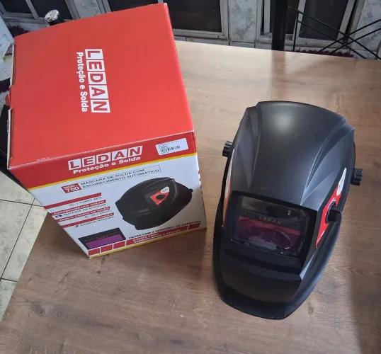 Máscara de solda com escurecimento automático 