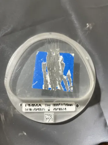 Disco de pmma arranhado