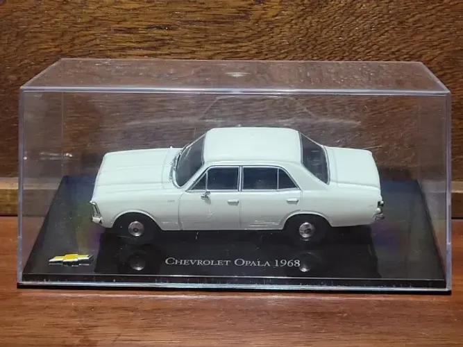 Chevrolet Opala 1968 - Coleção Chevrolet Collection - Carrinho Miniatura 1/43