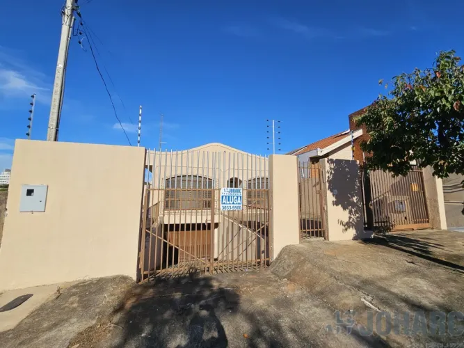 Imóvel em alvenaria localizado na Rua Castro