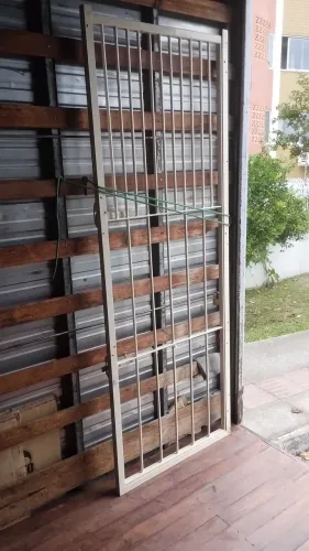 Vendo portão 1.98 por 0.71