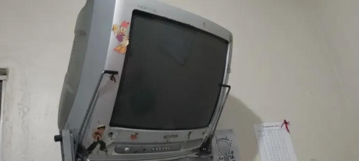 Vendo uma TV da gradiente de 20 polegadas