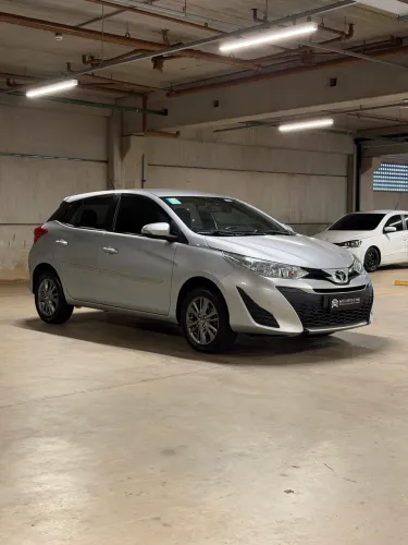 Toyota Yaris XLS Connect 1.5 Flex 16V 5P AUT 2021