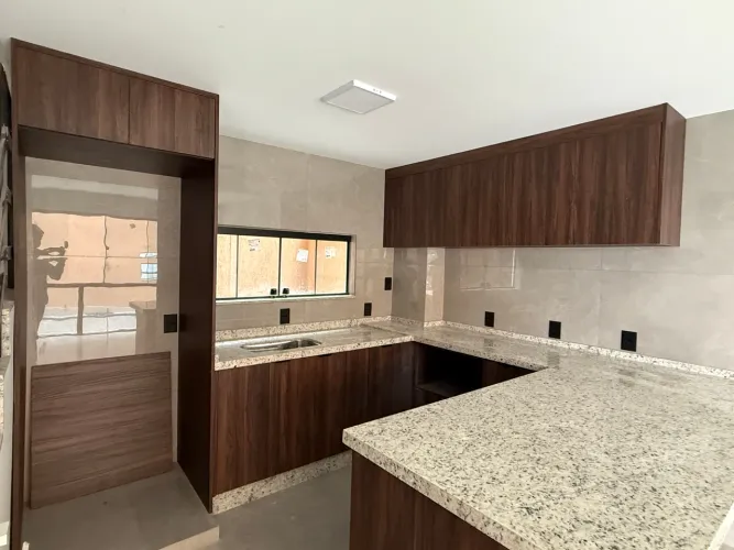 Casa em condomínio NOVA com 2 suítes nas Braunes - Nova Friburgo RJ