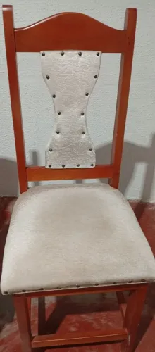 Cadeiras de madeira maciça 